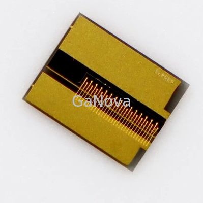 Microprocesador del laser del diodo del tamaño 94um del emisor en la corriente 0.5A del umbral del diseño del submontaje